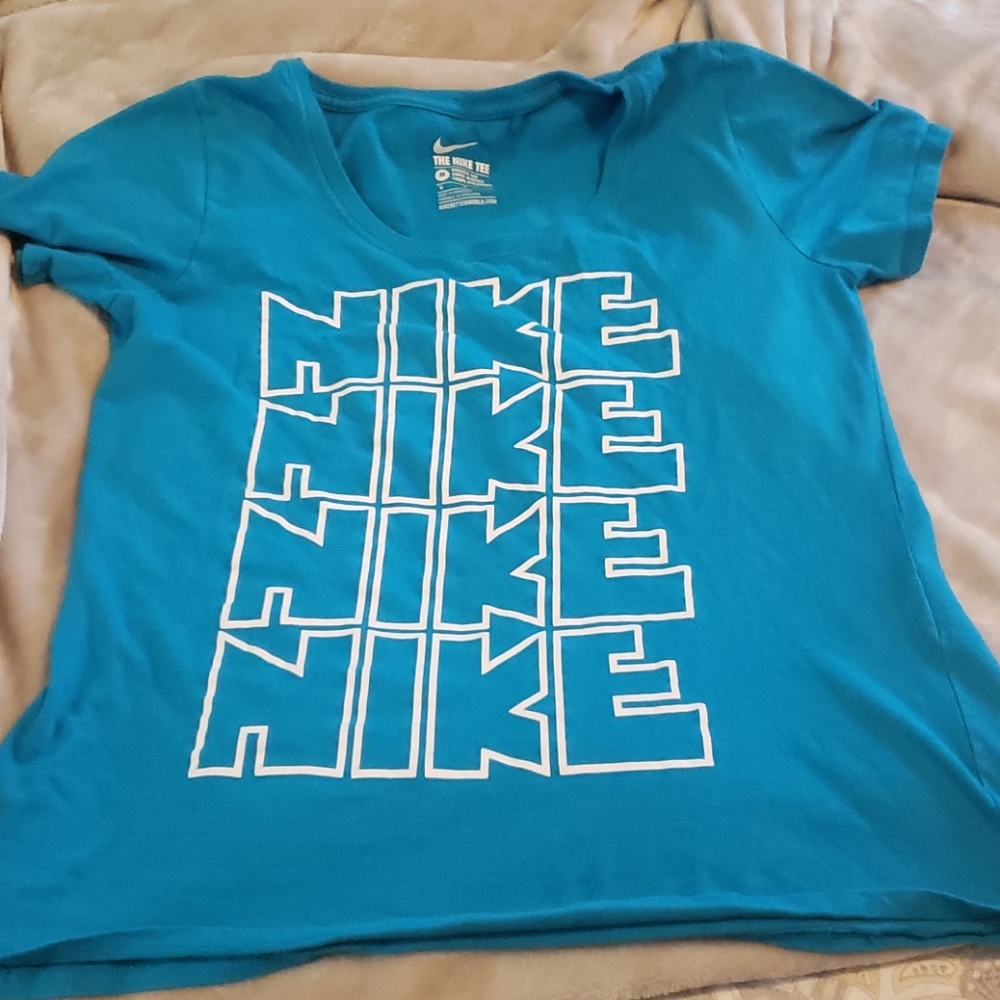 Nike tee